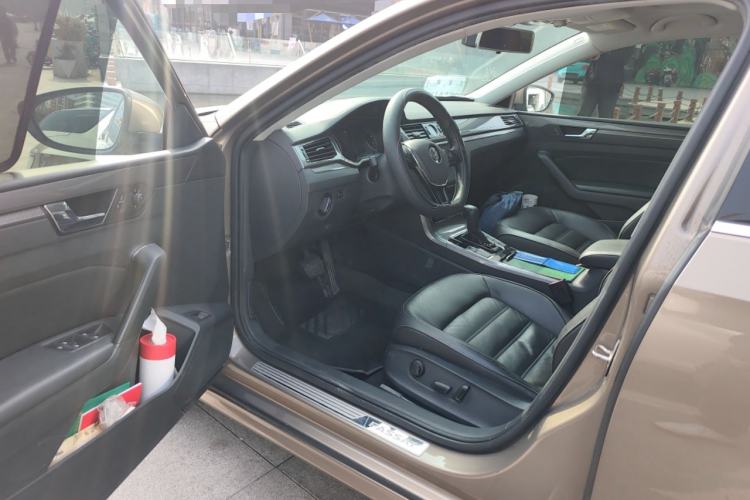 Used Volkswagen Passat 2016 330TSI DSG Luxury Edition Driver Seat