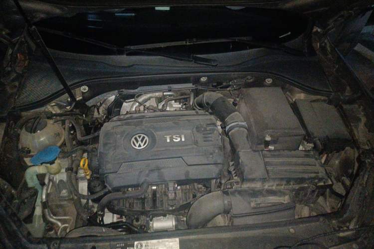 Used Volkswagen Passat 2016 330TSI DSG Luxury Edition Engine Bay