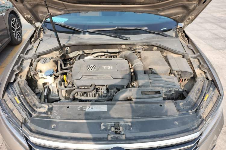 Used Volkswagen Passat 2016 330TSI DSG Luxury Edition Engine Bay