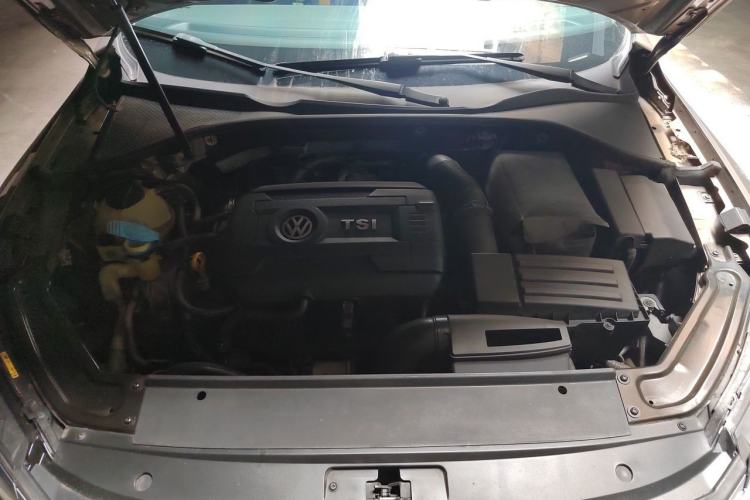 Used Volkswagen Passat 2016 330TSI DSG Luxury Edition Engine Bay