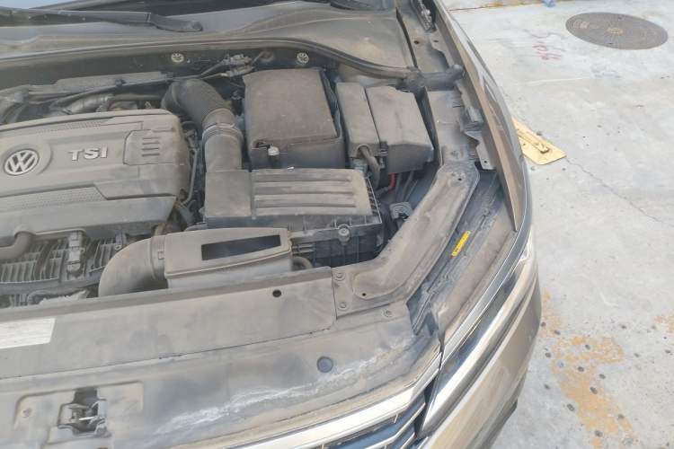 Used Volkswagen Passat 2016 330TSI DSG Luxury Edition Engine Bay Left