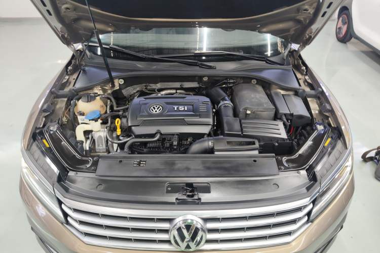Used Volkswagen Passat 2016 330TSI DSG Prestige Edition Engine Bay