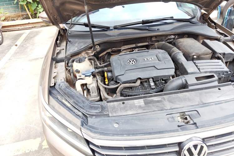 Used Volkswagen Passat 2016 330TSI DSG Luxury Edition Engine Bay Right