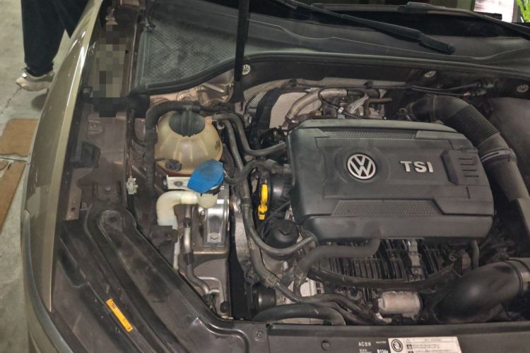 Used Volkswagen Passat 2016 330TSI DSG Luxury Edition Engine Bay Right
