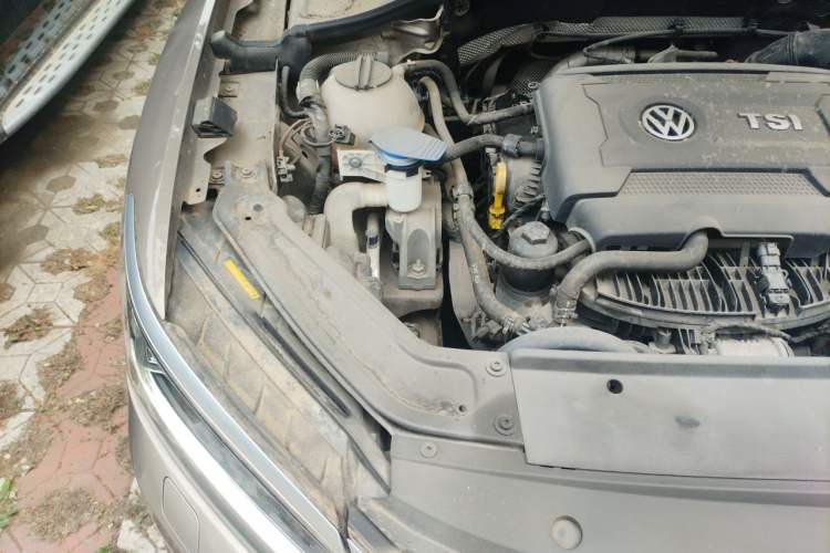 Used Volkswagen Passat 2016 330TSI DSG Prestige Edition Engine Bay Right