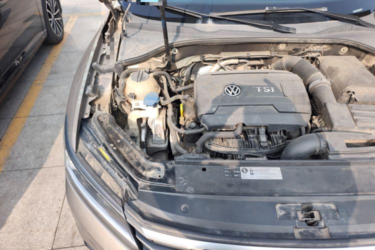 Used Volkswagen Passat 2016 330TSI DSG Luxury Edition Engine Bay Right