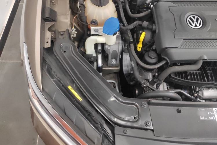 Used Volkswagen Passat 2016 330TSI DSG Luxury Edition Engine Bay Right