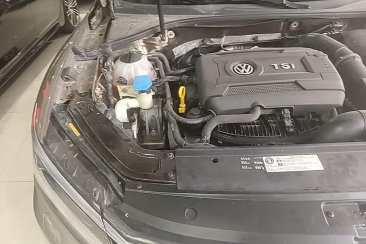 Used Volkswagen Passat 2016 330TSI DSG Prestige Edition Engine Bay Right