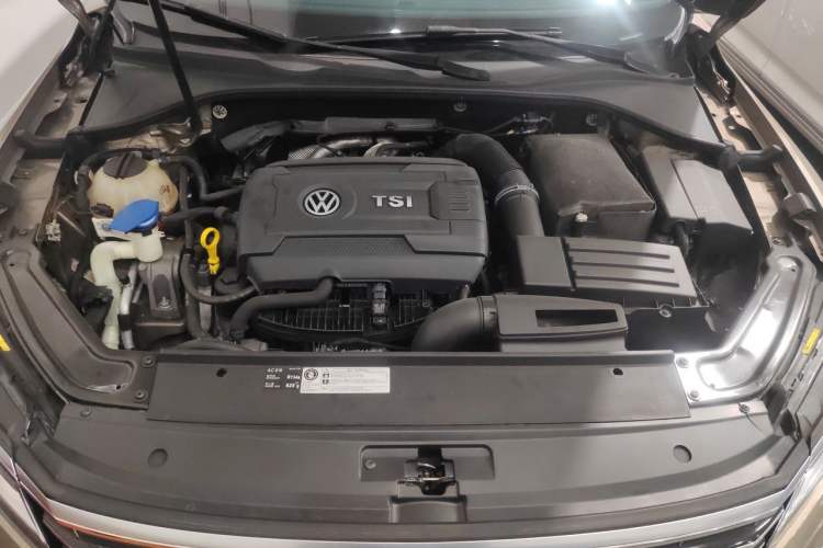Used Volkswagen Passat 2016 330TSI DSG Luxury Edition Engine Bay