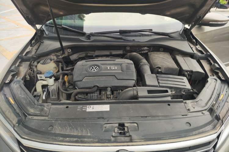Used Volkswagen Passat 2016 330TSI DSG Luxury Edition Engine Bay