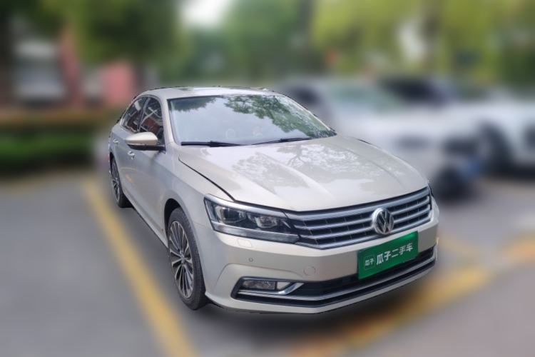 Used Volkswagen Passat 2016 330TSI DSG Prestige Edition Front Right 45 Deg