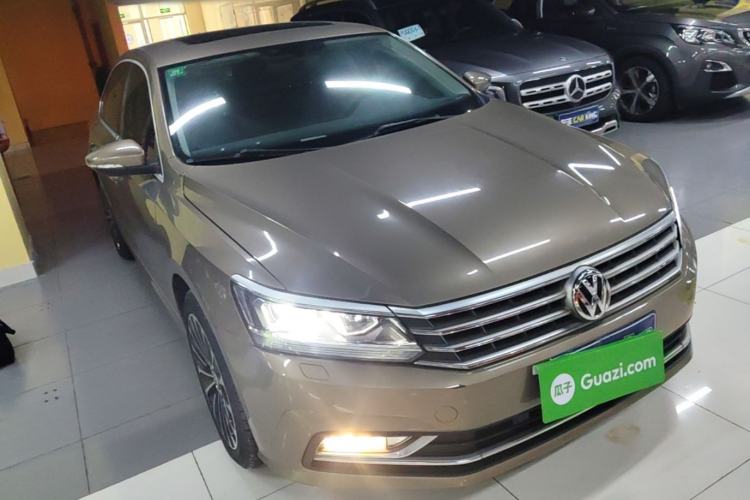 Used Volkswagen Passat 2016 330TSI DSG Prestige Edition Front Right 45 Deg