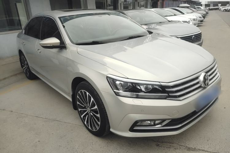 Used Volkswagen Passat 2016 330TSI DSG Prestige Edition Front Right 45 Deg