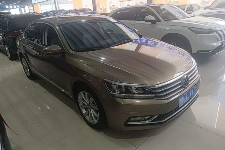 Used Volkswagen Passat 2016 330TSI DSG Prestige Edition Front Right 45 Deg