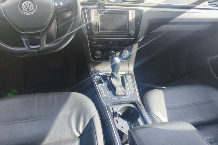 Used Volkswagen Passat 2016 330TSI DSG Prestige Edition Gear Lever