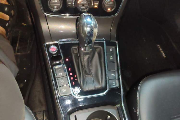 Used Volkswagen Passat 2016 330TSI DSG Prestige Edition Gear Lever