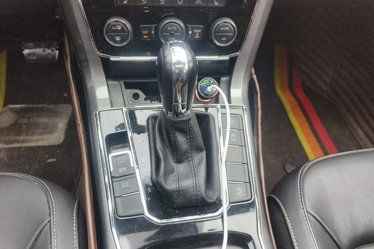 Used Volkswagen Passat 2016 280TSI DSG Prestige Edition Gear Lever