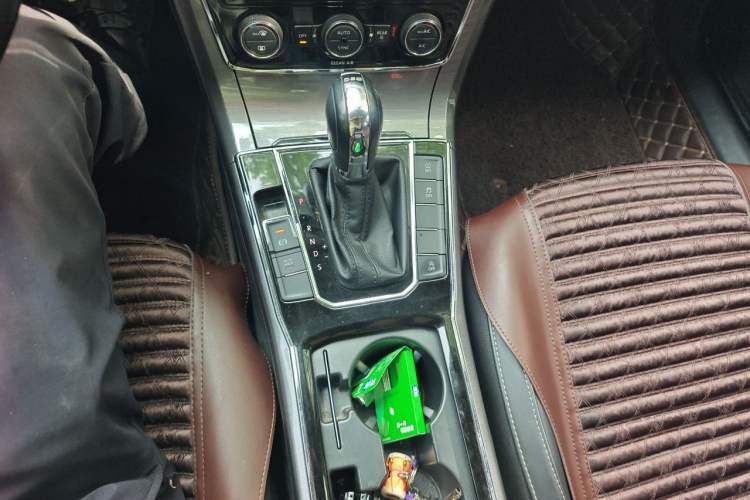 Used Volkswagen Passat 2016 280TSI DSG Prestige Edition Gear Lever