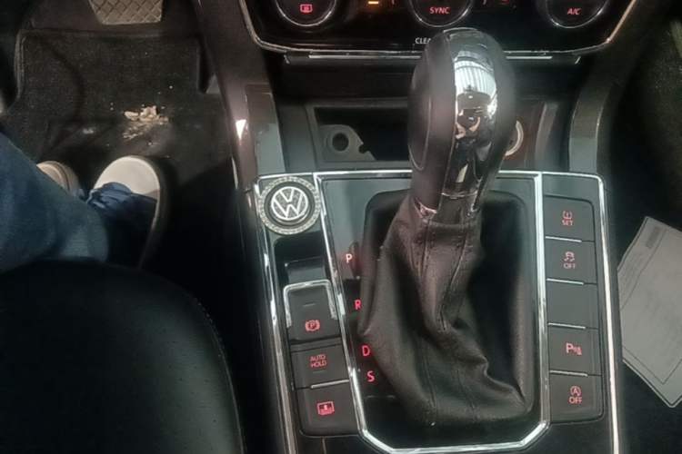 Used Volkswagen Passat 2016 330TSI DSG Prestige Edition Gear Lever