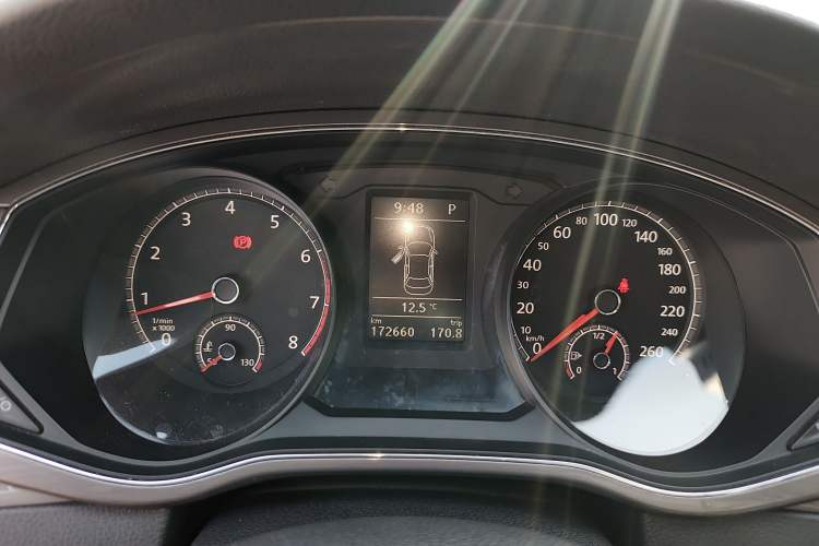Used Volkswagen Passat 2016 330TSI DSG Luxury Edition Instrument Cluster