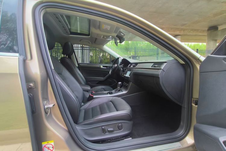 Used Volkswagen Passat 2016 280TSI DSG Prestige Edition Interior 4
