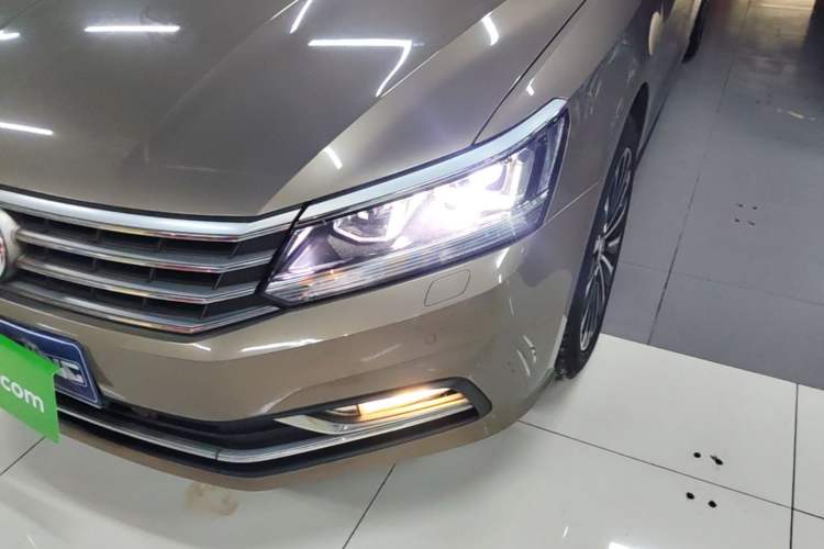 Used Volkswagen Passat 2016 330TSI DSG Prestige Edition Left Front Headlight
