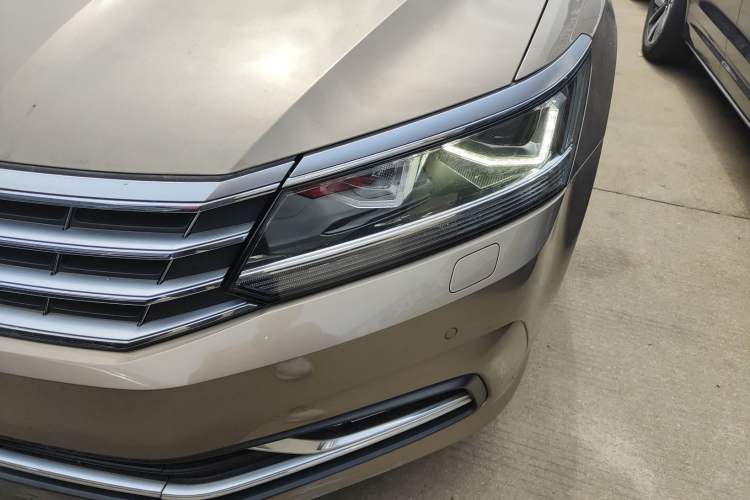 Used Volkswagen Passat 2016 330TSI DSG Prestige Edition Left Front Headlight