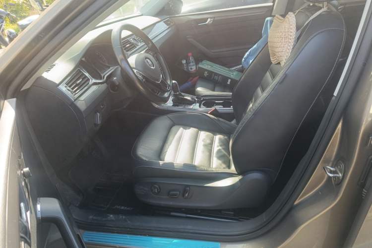 Used Volkswagen Passat 2016 330TSI DSG Luxury Edition Left Front Seat