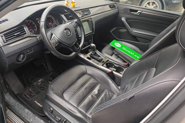 Used Volkswagen Passat 2016 330TSI DSG Luxury Edition Left Front Seat