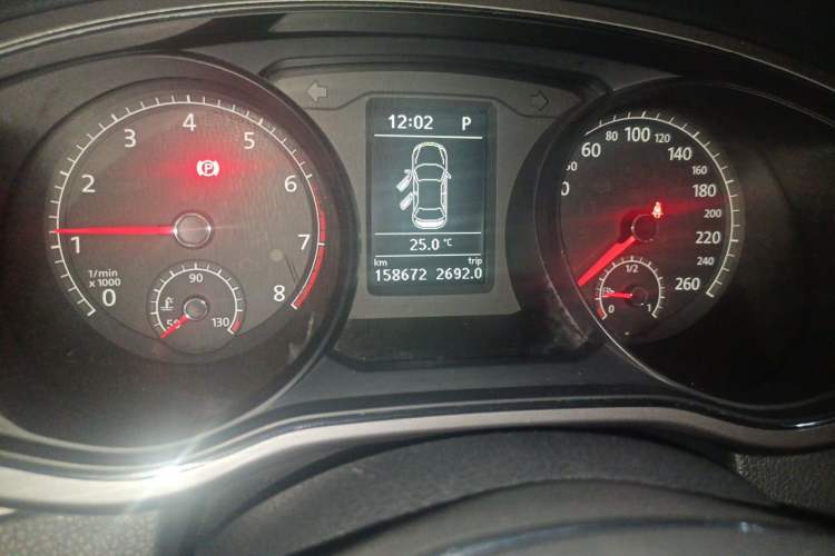 Used Volkswagen Passat 2016 330TSI DSG Luxury Edition Odometer Close Up