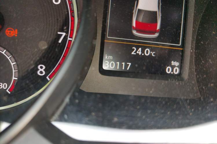 Used Volkswagen Passat 2016 330TSI DSG Prestige Edition Odometer Close Up
