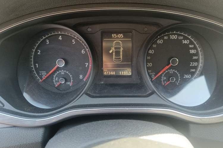 Used Volkswagen Passat 2016 330TSI DSG Luxury Edition Odometer Close Up