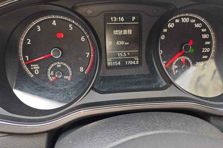 Used Volkswagen Passat 2016 330TSI DSG Luxury Edition Odometer Close Up