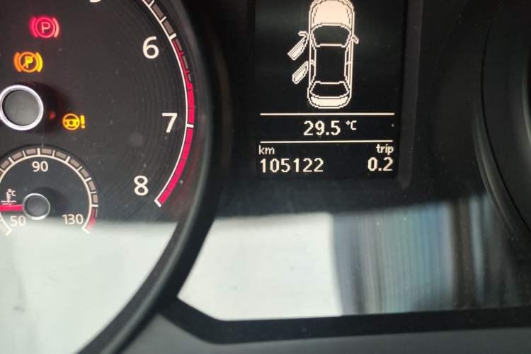 Used Volkswagen Passat 2016 330TSI DSG Luxury Edition Odometer Close Up