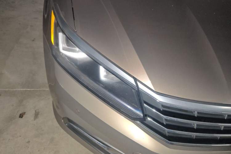 Used Volkswagen Passat 2016 330TSI DSG Luxury Edition Right Front Headlight