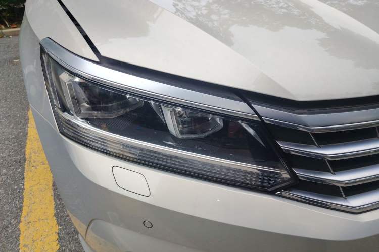 Used Volkswagen Passat 2016 330TSI DSG Prestige Edition Right Front Headlight