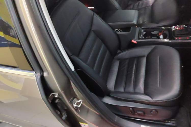 Used Volkswagen Passat 2016 330TSI DSG Prestige Edition Right Front Seat