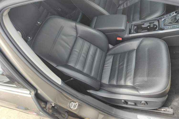 Used Volkswagen Passat 2016 330TSI DSG Prestige Edition Right Front Seat