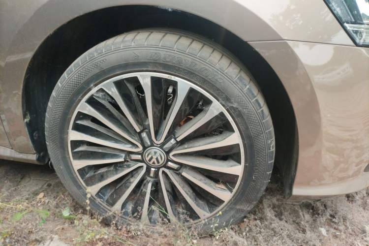 Used Volkswagen Passat 2016 330TSI DSG Prestige Edition Right Front Wheel Hub