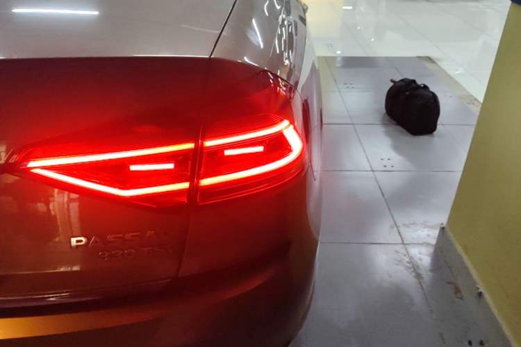 Used Volkswagen Passat 2016 330TSI DSG Prestige Edition Right Rear Taillight