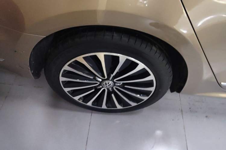 Used Volkswagen Passat 2016 330TSI DSG Prestige Edition Right Rear Wheel Hub