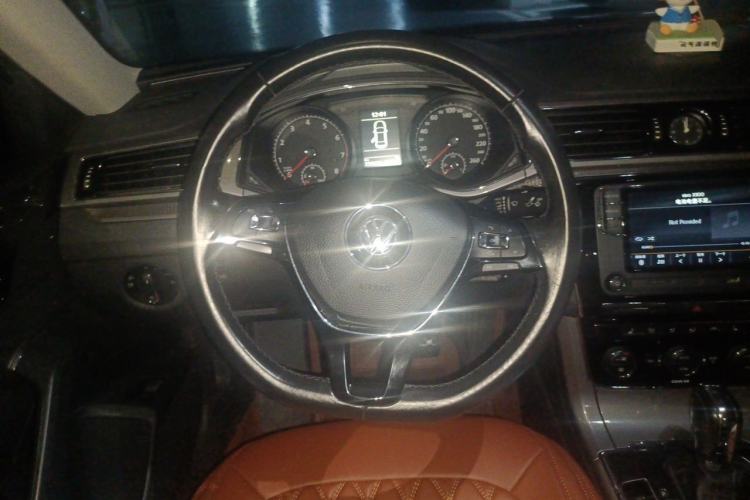 Used Volkswagen Passat 2016 330TSI DSG Luxury Edition Steering Wheel