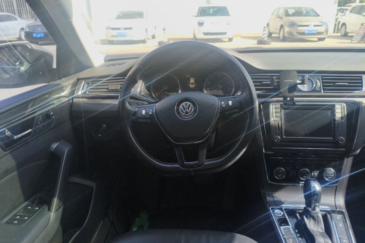 Used Volkswagen Passat 2016 330TSI DSG Prestige Edition Steering Wheel