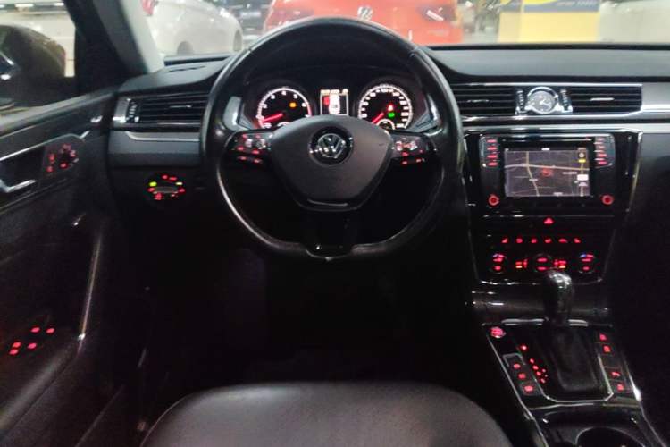 Used Volkswagen Passat 2016 330TSI DSG Prestige Edition Steering Wheel