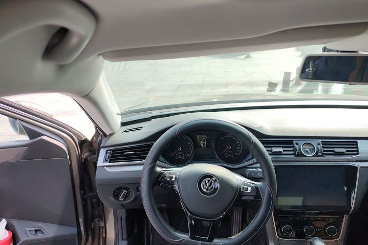 Used Volkswagen Passat 2016 330TSI DSG Luxury Edition Steering Wheel