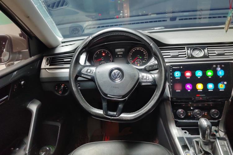 Used Volkswagen Passat 2016 330TSI DSG Luxury Edition Steering Wheel