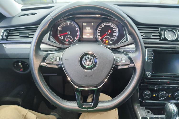 Used Volkswagen Passat 2016 330TSI DSG Prestige Edition Steering Wheel