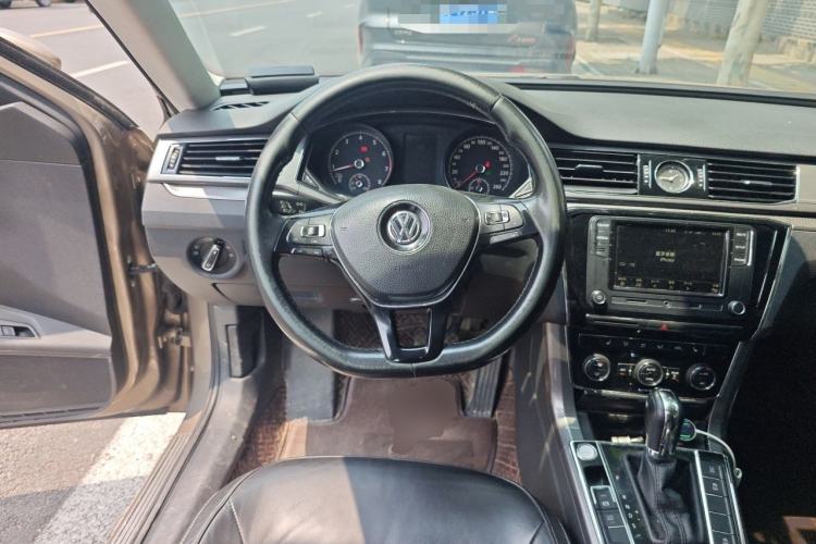 Used Volkswagen Passat 2016 280TSI DSG Prestige Edition Steering Wheel