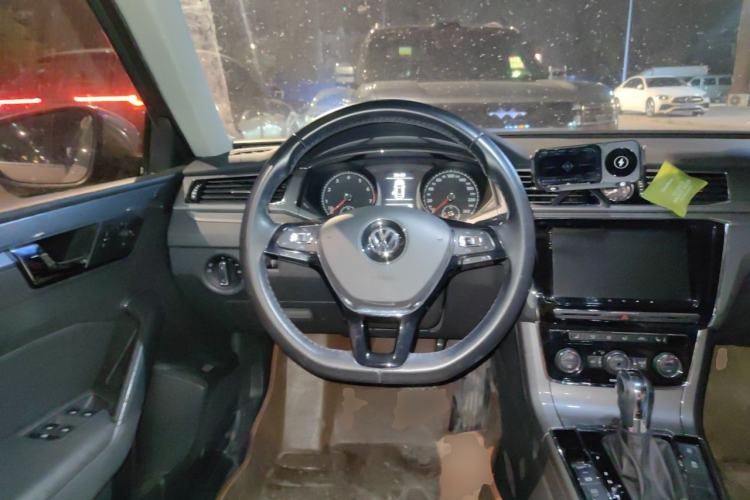Used Volkswagen Passat 2016 280TSI DSG Prestige Edition Steering Wheel