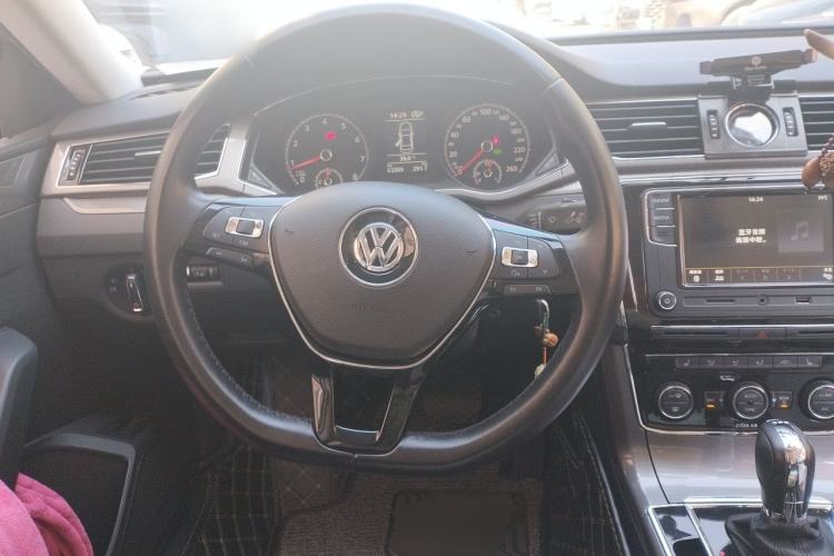 Used Volkswagen Passat 2016 330TSI DSG Luxury Edition Steering Wheel